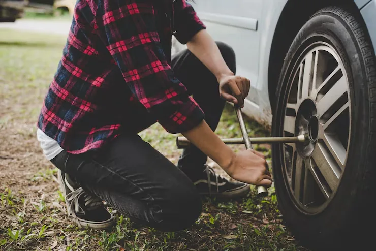 Emergency Tire Repair Service technician at work